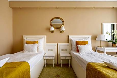 Twin Room with Balcony