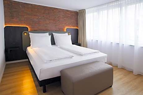 Suite Room 2 Single Beds, 45Sqm, Air Conditioned