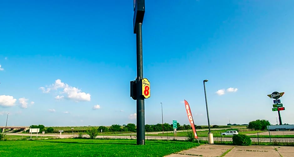 Super 8 by Wyndham McLean/Bloomington SW