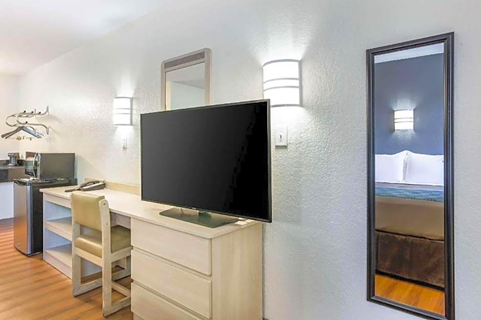 Quality Inn & Suites Columbus West