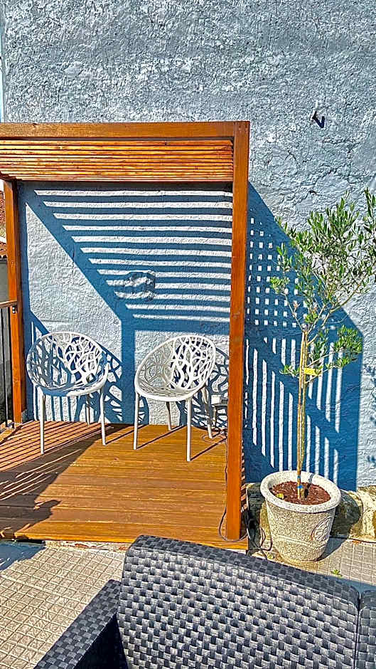 Inn Door 21 - Hostel & Suite