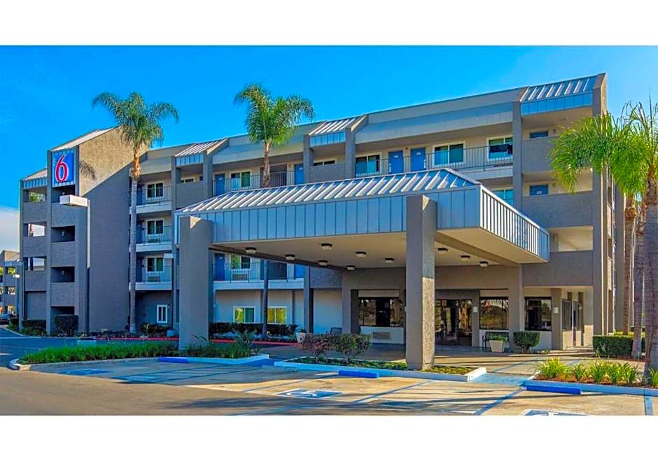 Photo 1 of 35 of Motel 6 Anaheim Maingate