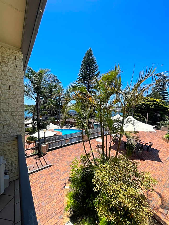 El Lago Waters Motel