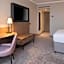 DoubleTree by Hilton Dartford Bridge