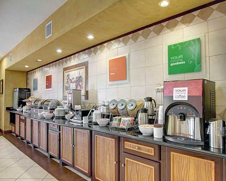 Comfort Inn & Suites Alvarado