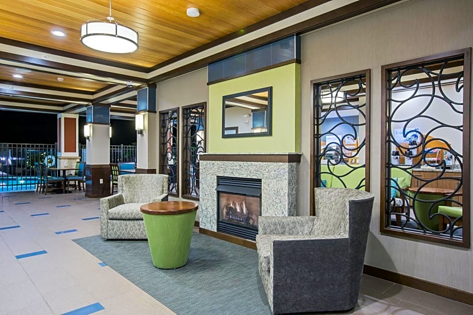 Holiday Inn Express & Suites Kailua-Kona, an IHG Hotel