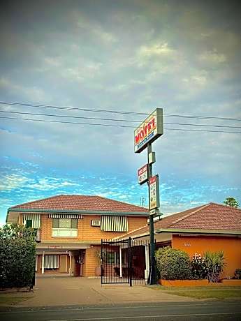Golden Harvest Motor Inn