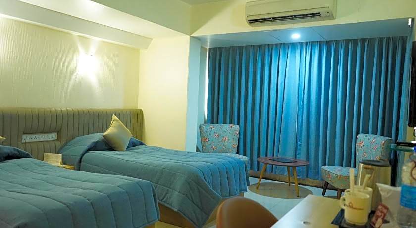 Diplomat Hotel
