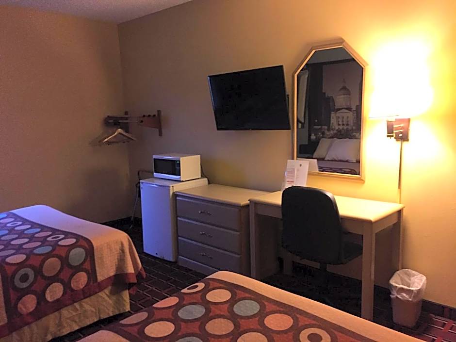 Super 8 by Wyndham Martinsville