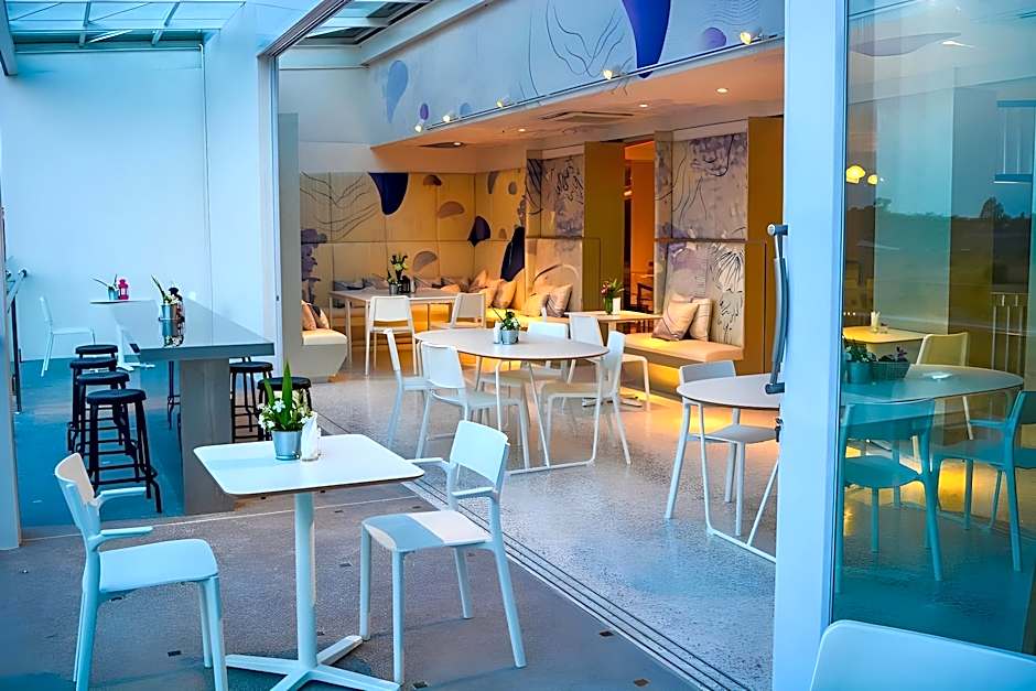 Comet Hotel Surat Thani