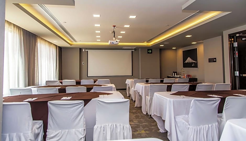 Hampton Inn & Suites By Hilton Puebla