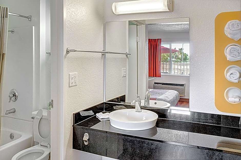 Motel 6-Lancaster, CA