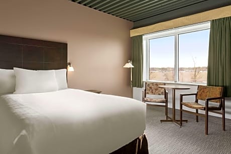 1 Double Bed Mobility Accessible Room Non-Smoking