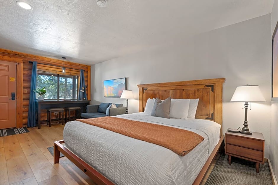 Duck Creek Village Inn