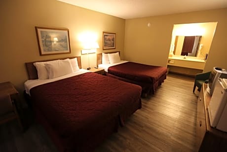 Deluxe Queen Room with Two Queen Beds