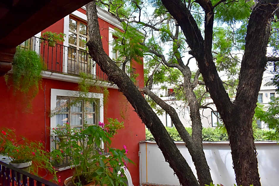 HOTEL ANA CATALINA & SUITES