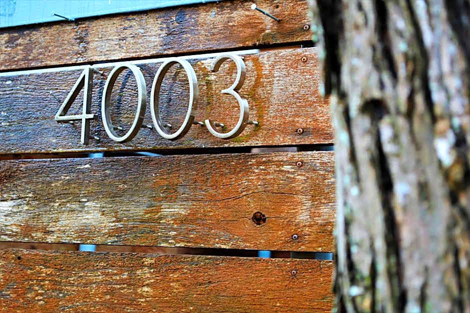 Modern B & B