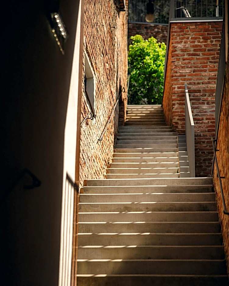 Kai 36 - Hotel zwischen Fels und Fluss