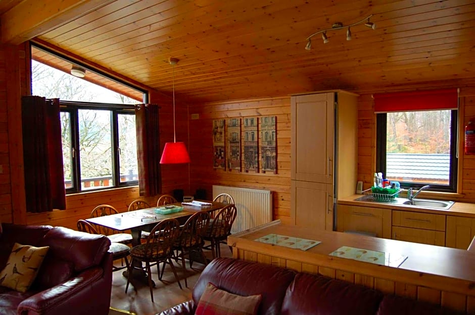 Luxury woodland Oak Lodge