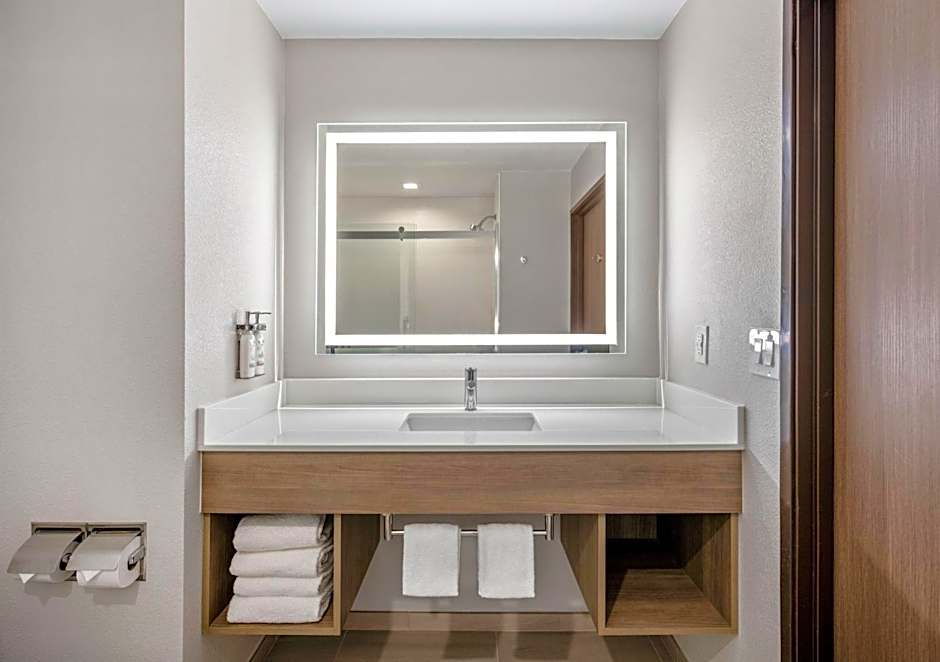 Holiday Inn Express San Diego South - National City By IHG