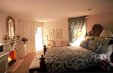 Photo 1 of 14 of Wynstone Inn