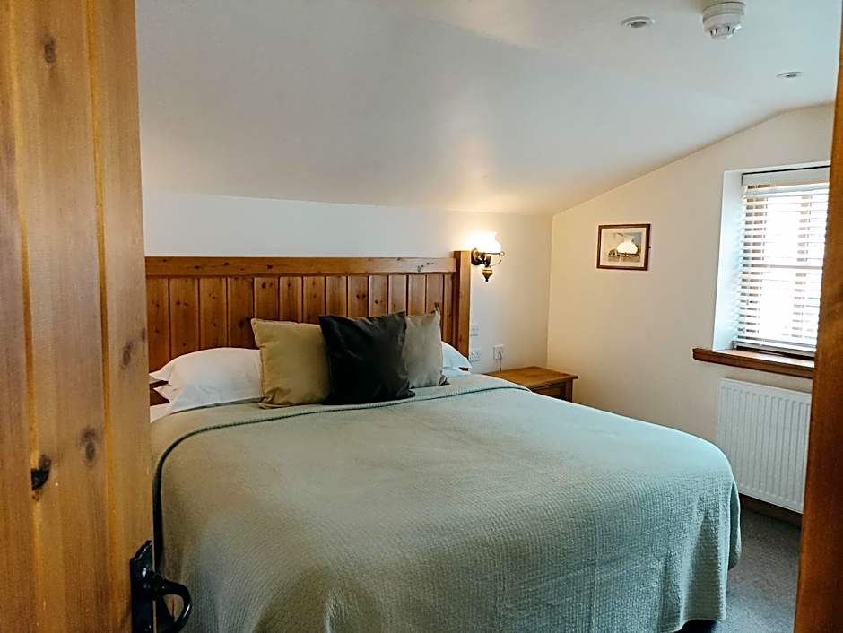 The Gwaelod y Garth Inn