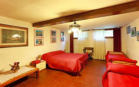 Quadruple Room with Private External Bathroom