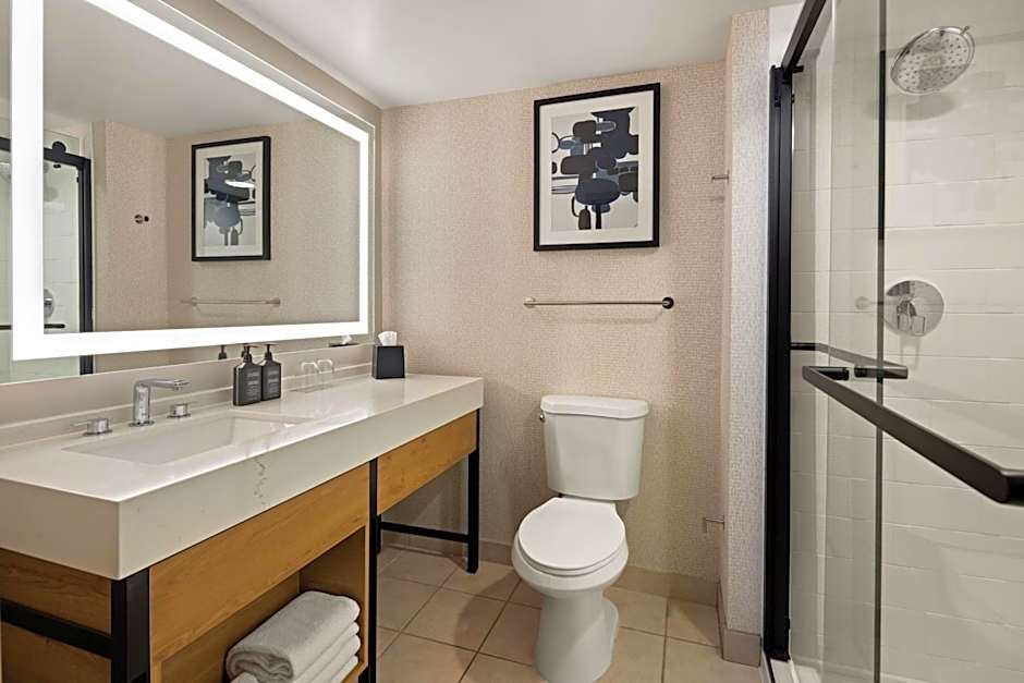 Sheraton Overland Park Hotel At The Convention Center