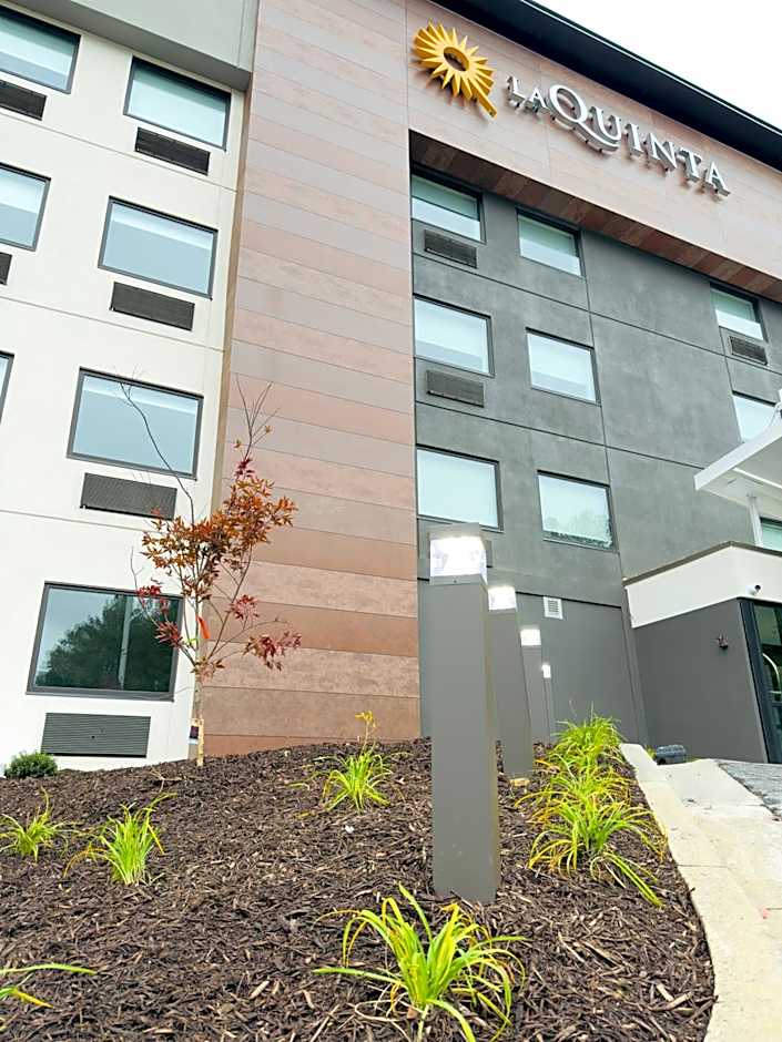 La Quinta Inn & Suites by Wyndham Atlanta Roswell