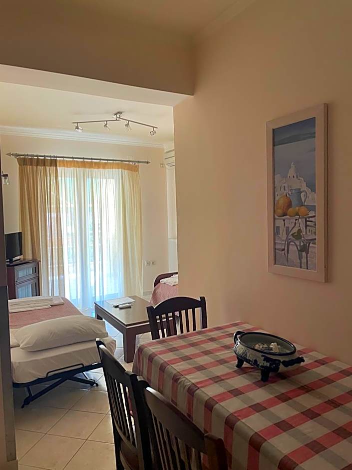 Dais Apartments