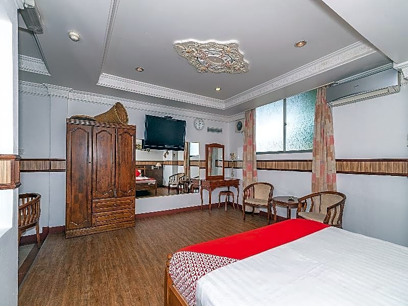 OYO 89864 Hotel Holiday Park