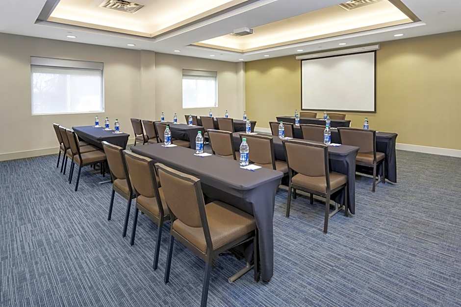 Holiday Inn Express Hotel & Suites East End By IHG