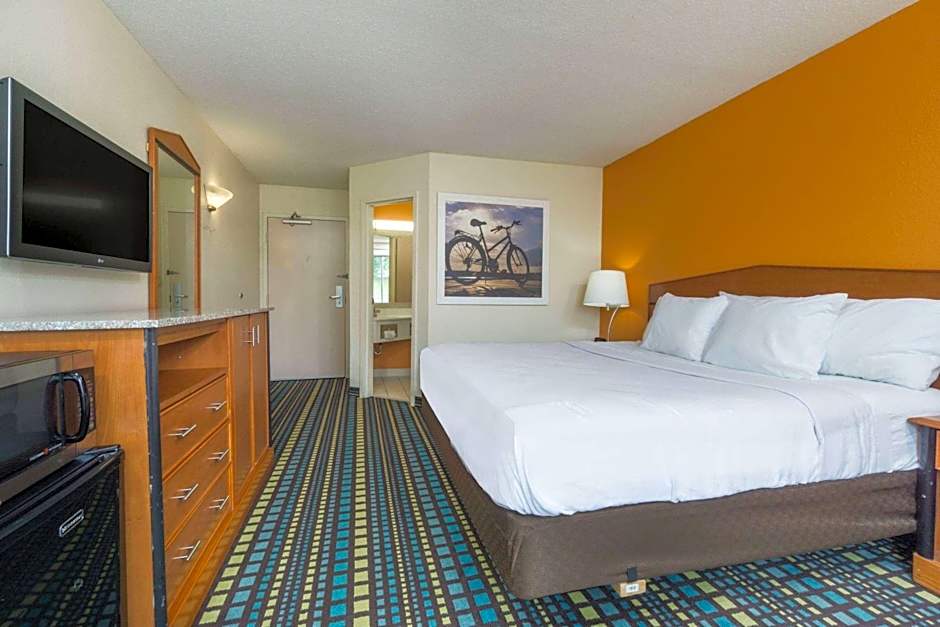Days Inn by Wyndham Florence Cincinnati Area