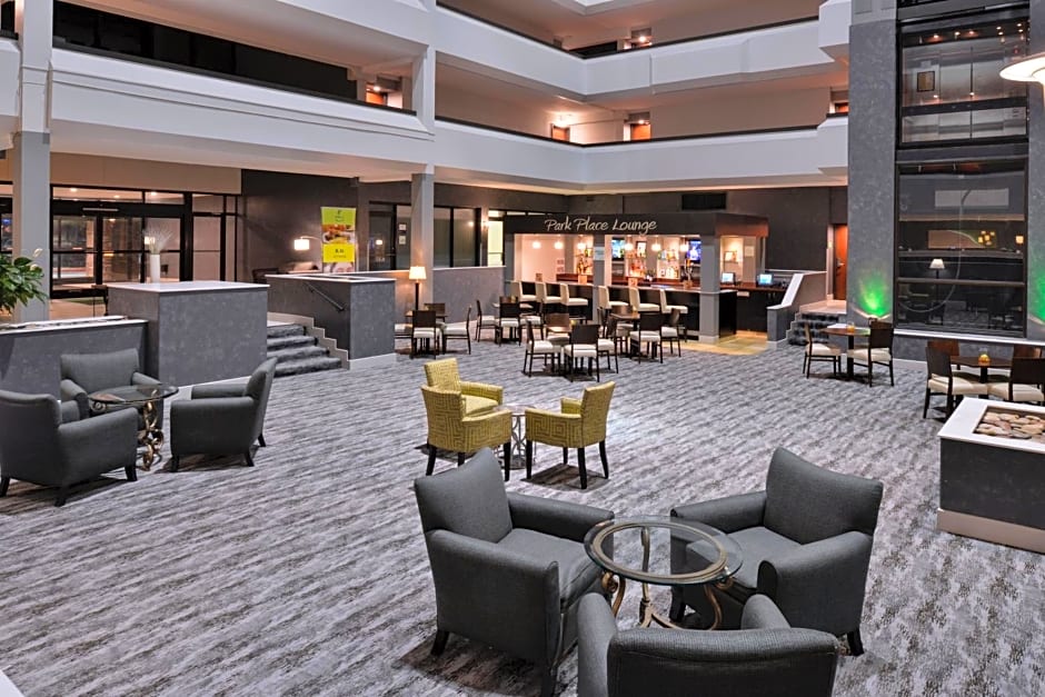 Holiday Inn Hotel and Suites Beaumont-Plaza I-10 & Walden By IHG