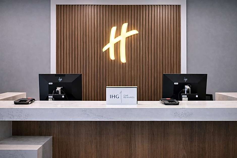 Holiday Inn & Suites Mississauga West / Meadowvale By IHG