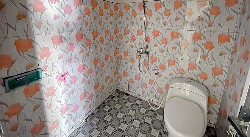 Urbanview Hotel Tirtamaya Jaya Indah Indramayu by RedDoorz