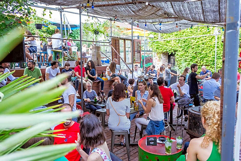 Stay Swanky Bed & Breakfast