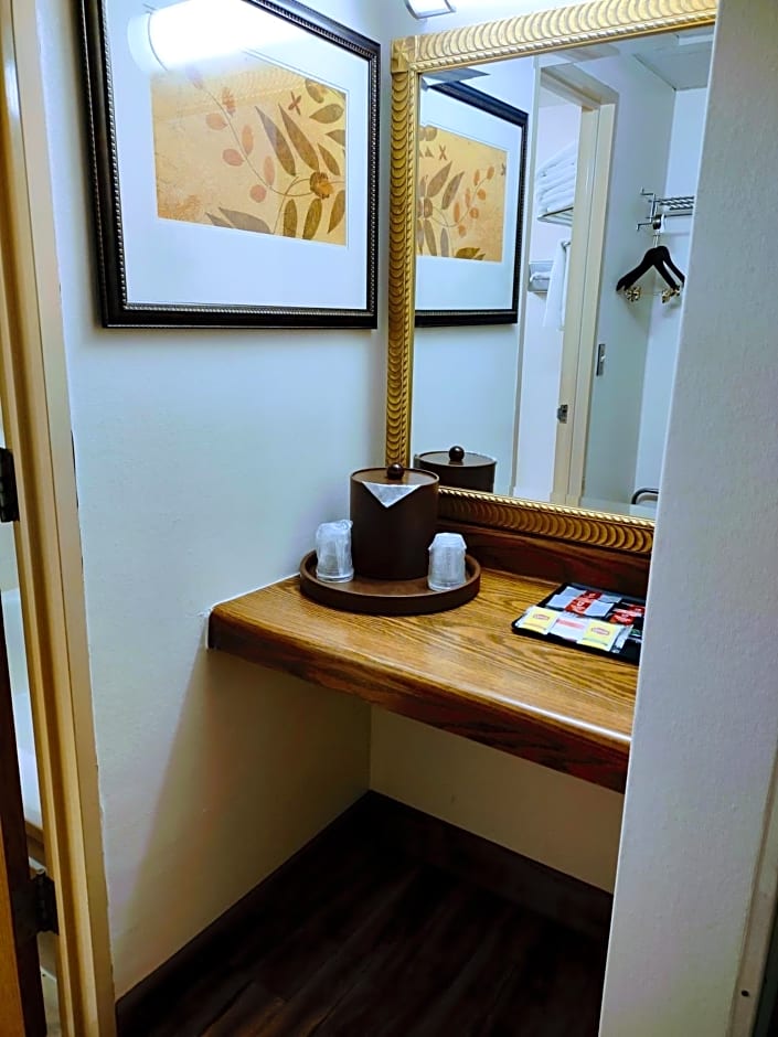 Albert Lea Inn and Suites