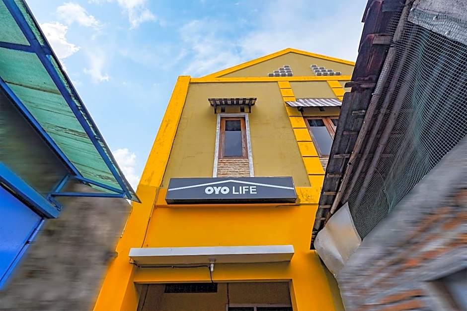 OYO Life 2867 Kos Kuning