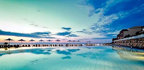 Louis Apostolata Island Resort