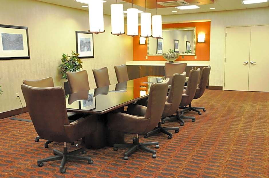 Hampton Inn By Hilton & Suites Cincinnati/Uptown-University Area