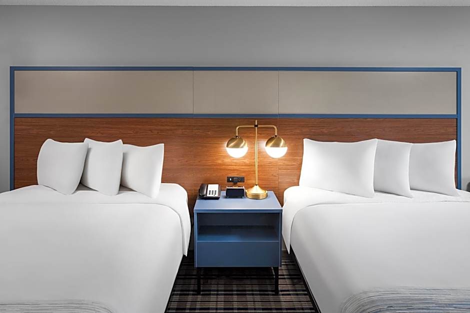 AmericInn by Wyndham Eagle River Downtown