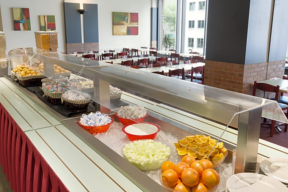 Travelodge by Wyndham Montreal Centre