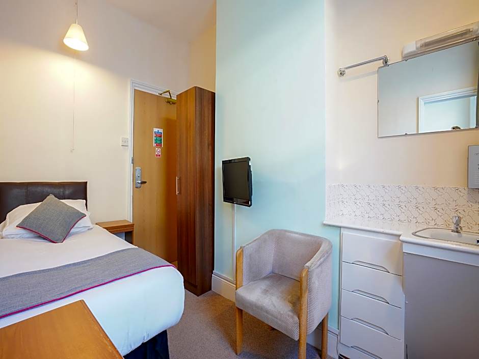 OYO Shanklin Beach Hotel