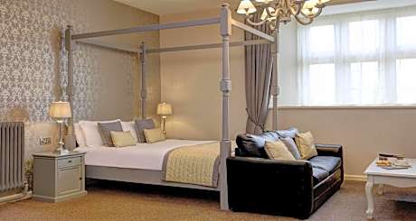 Superior Double Room with Four Poster Bed
