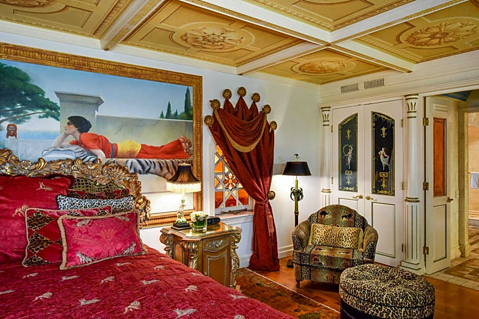 Photo 1 of 2 of Signature Suite