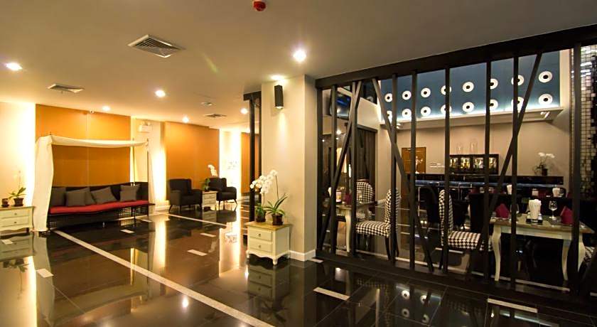 Sea Me Spring Too Hotel