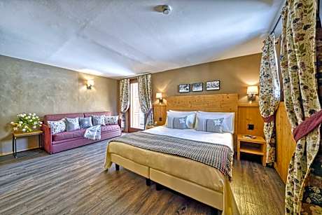 Junior Suite with Balcony