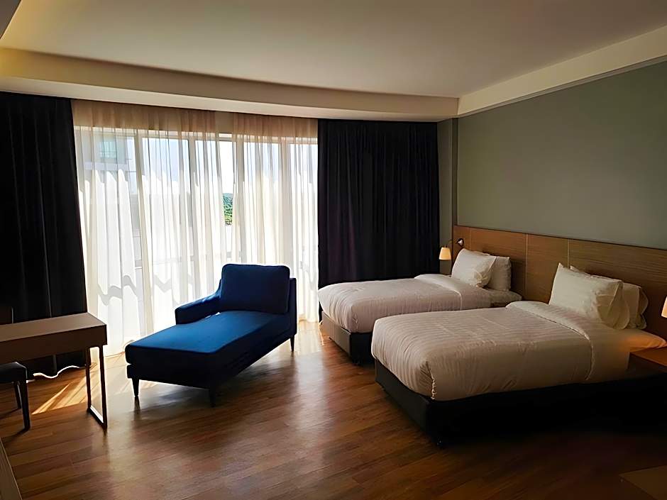 Win Hotel