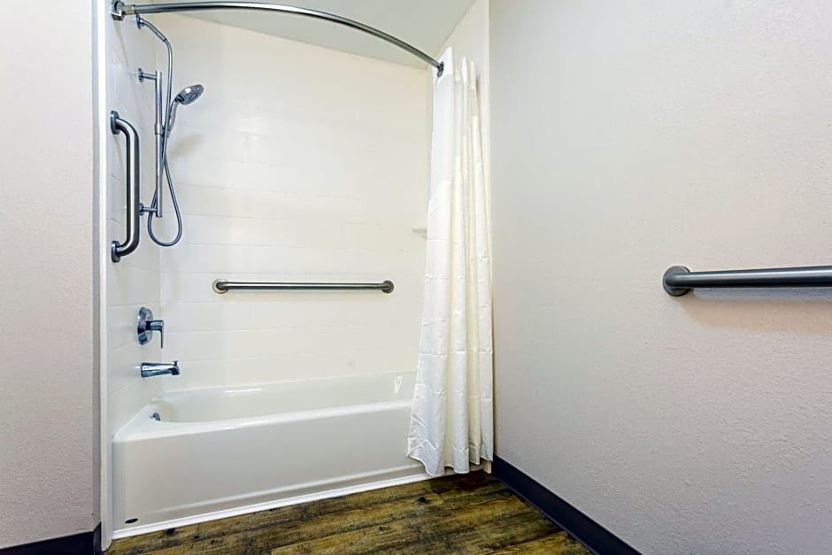Holiday Inn Express - Plymouth, an IHG Hotel
